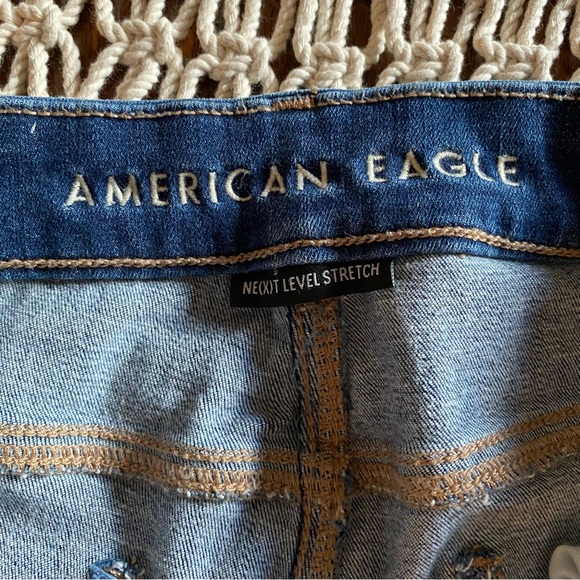 American Eagle Curvy
Hi Rise crop jeans - Picture 4 of 8
